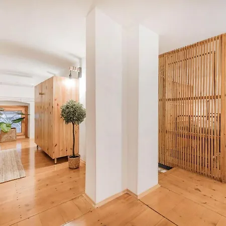 Garden Retreat 4br Oasis In Jewish Quarter *