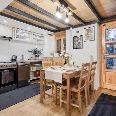 Garden Retreat 4br Oasis In Jewish Quarter *