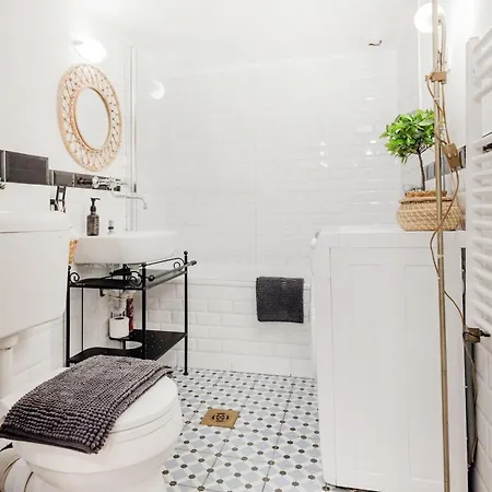 Garden Retreat 4br Oasis In Jewish Quarter * ブダペスト