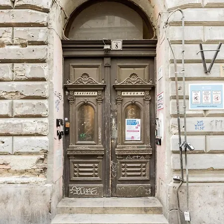 Garden Retreat 4br Oasis In Jewish Quarter *
